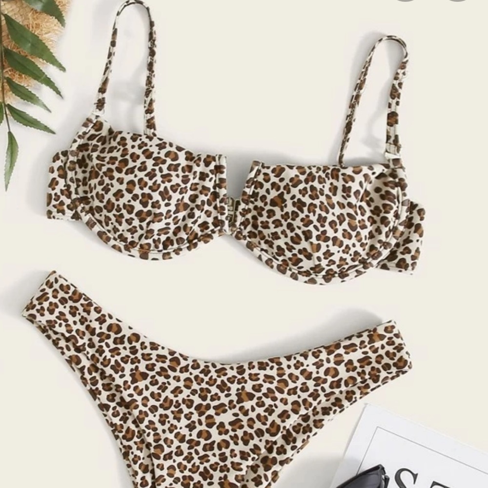 Underwire Bikini Top. Size L